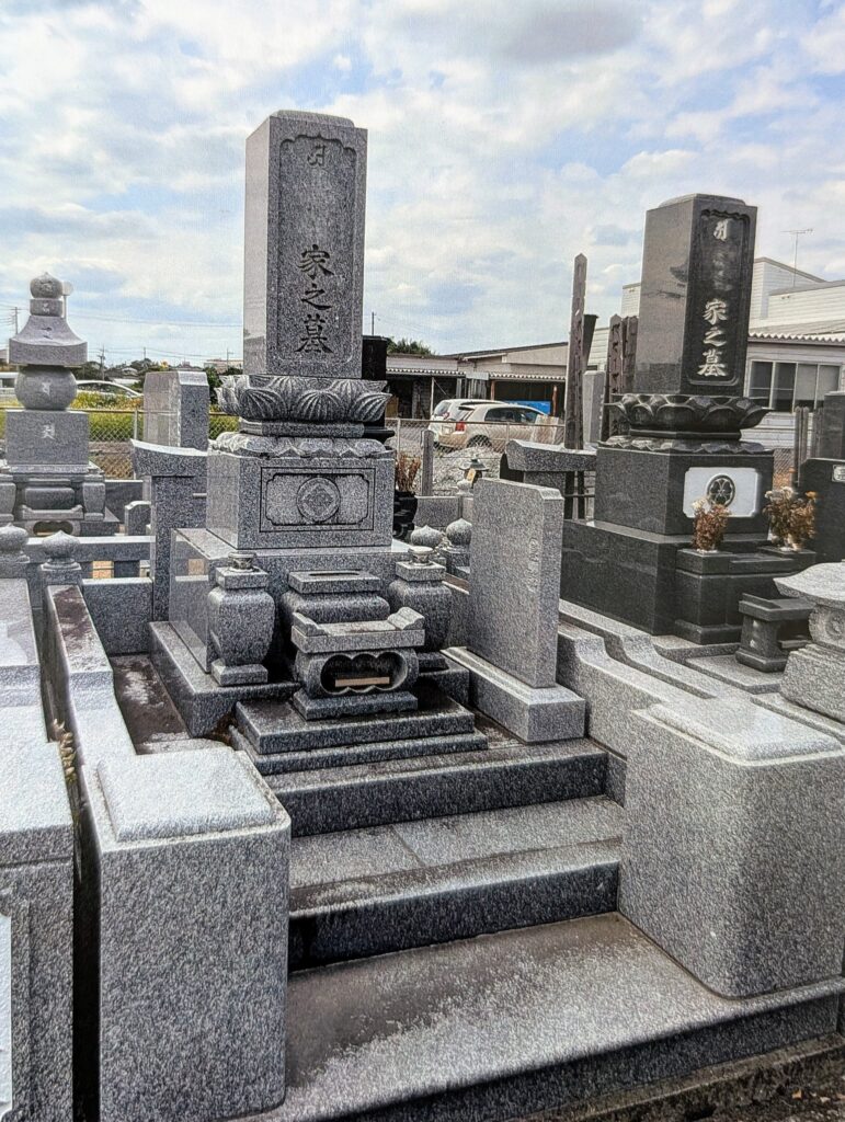 下妻市 円明寺 和型墓石 クリーニング前 全景